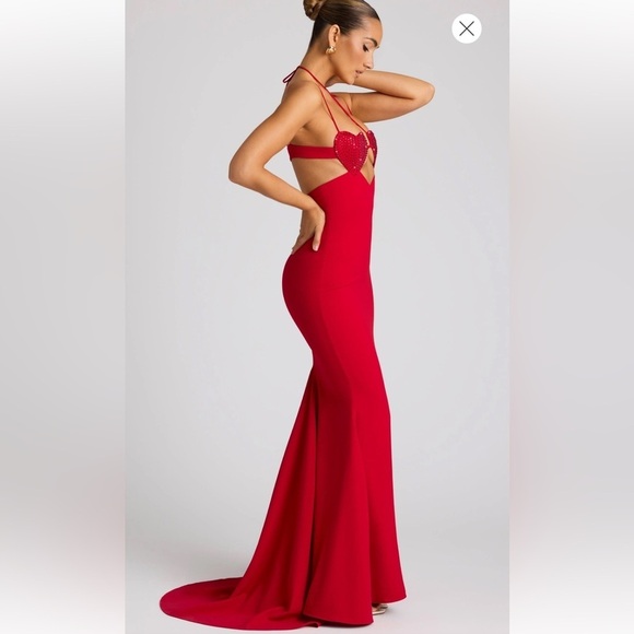 OH POLLY SERENA Embellished Heart Cup Detail Evening Gown Fire Red (US 6 UK 10) - Picture 3 of 13
